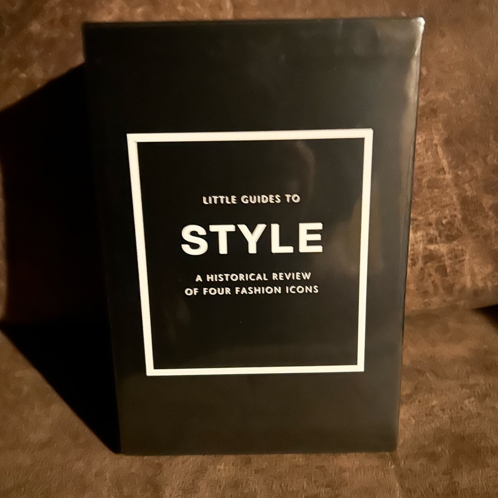 Little Guide To Style Books NWT - Picture 2 of 5